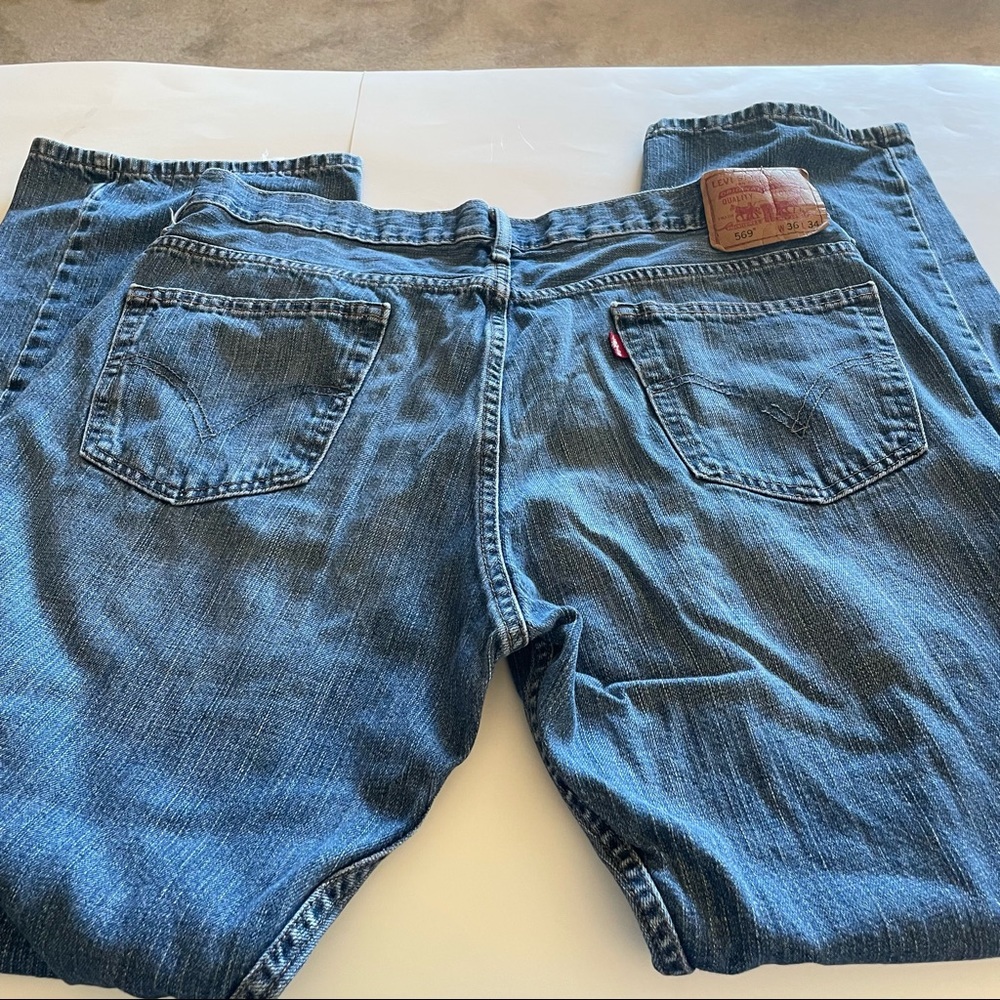 Levi Strauss & Co. 569 style, 36 x 34, Loose Straight, Red Label - Picture 2 of 4